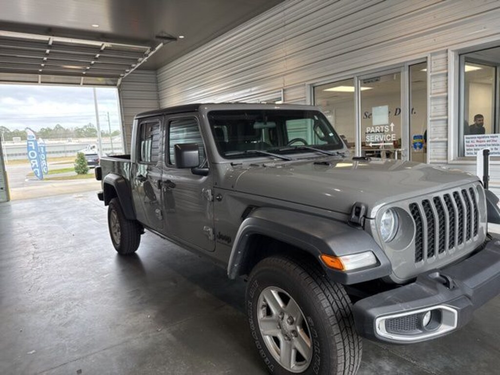 Used 2023 Jeep Gladiator Sport S Truck