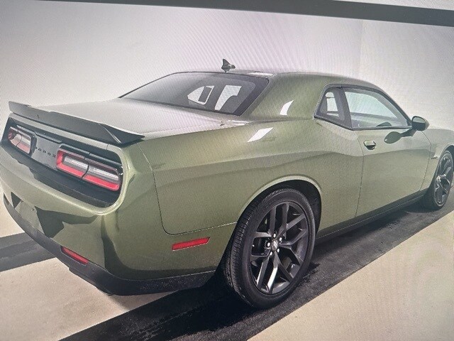 2022 Dodge Challenger R/T photo 4