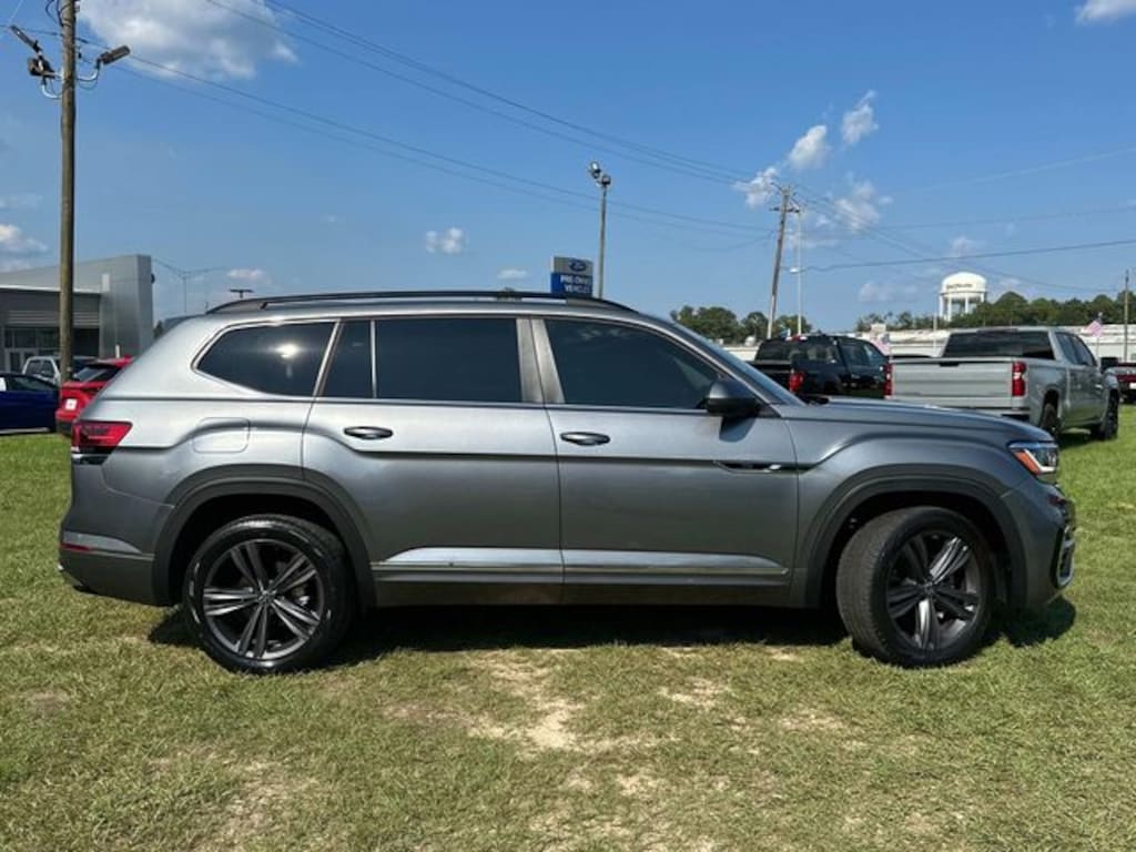 Used 2021 Volkswagen Atlas 3.6L V6 SE w/Technology R-Line SUV
