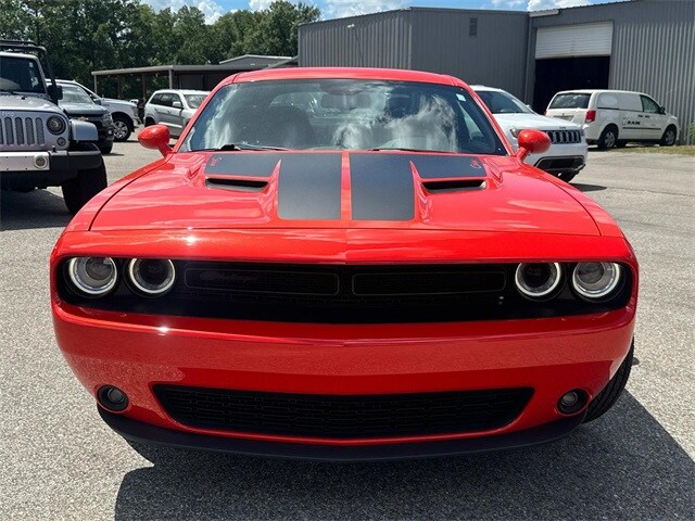 2023 Dodge Challenger SXT photo 2