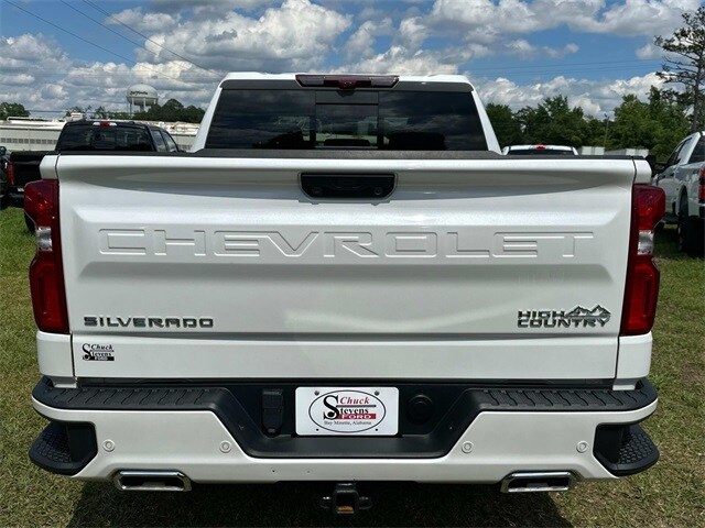 2024 Chevrolet Silverado 1500 High Country photo 3