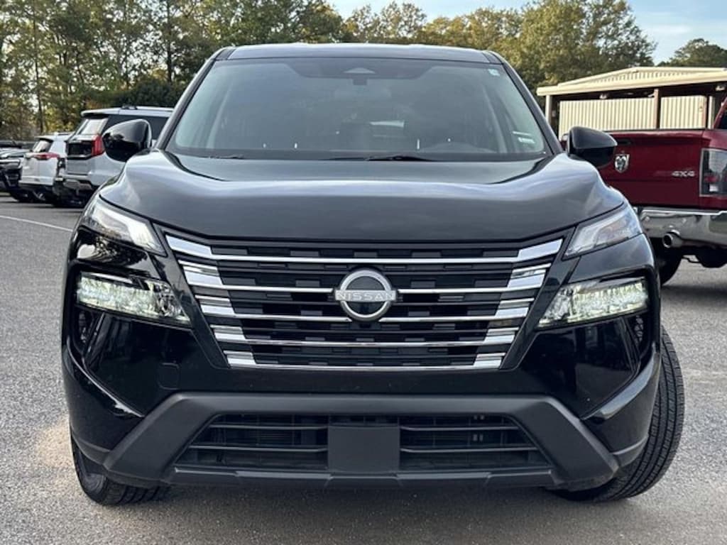 Used 2024 Nissan Rogue SV SUV