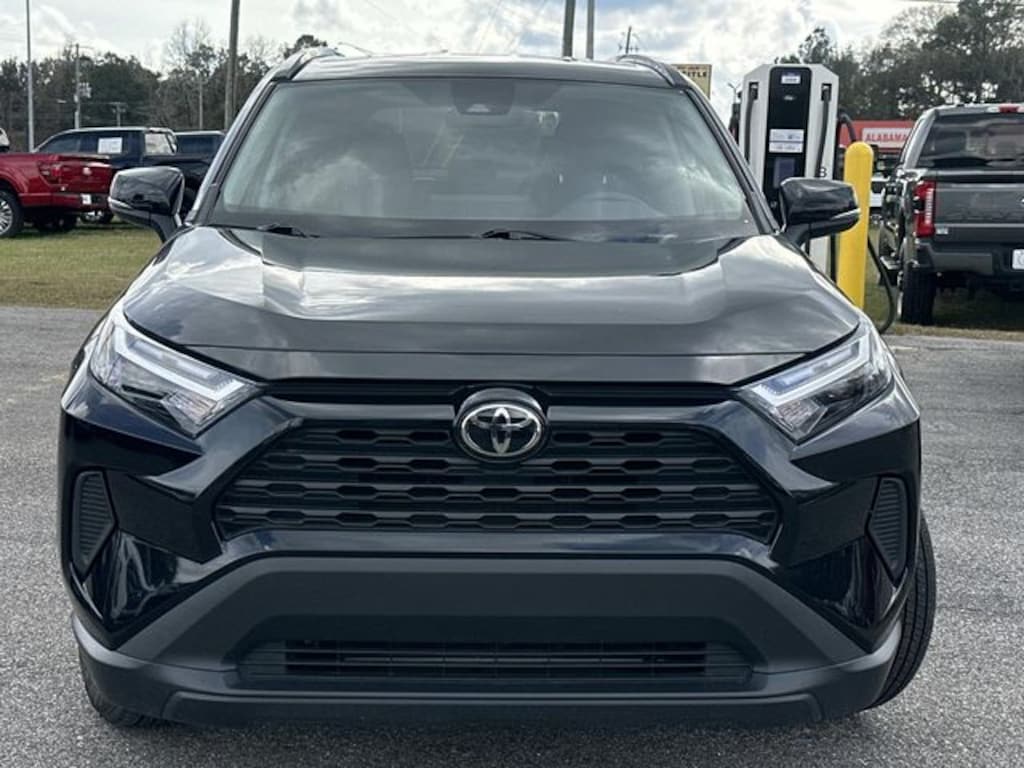 Used 2025 Toyota RAV4 XLE SUV