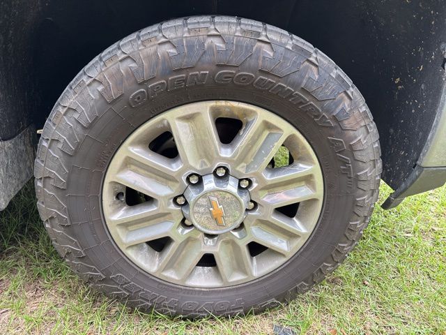 2024 Chevrolet Silverado 2500HD High Country photo 3