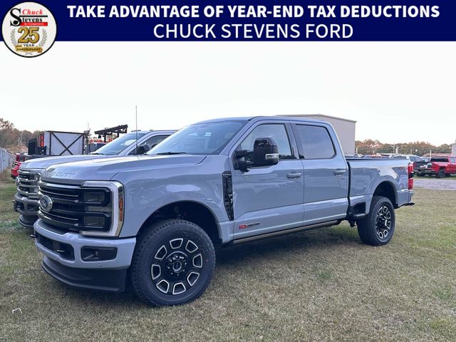 2026 Ford F-250 Super Duty Platinum's photo
