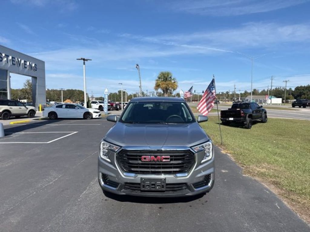 Used 2024 GMC Terrain SLE SUV