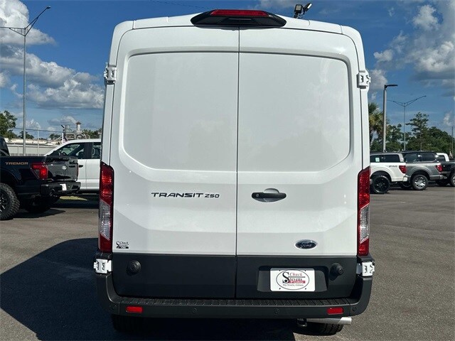 2025 Ford Transit photo 3