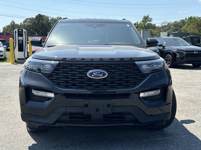 2023 Ford Explorer ST-Line photo 2