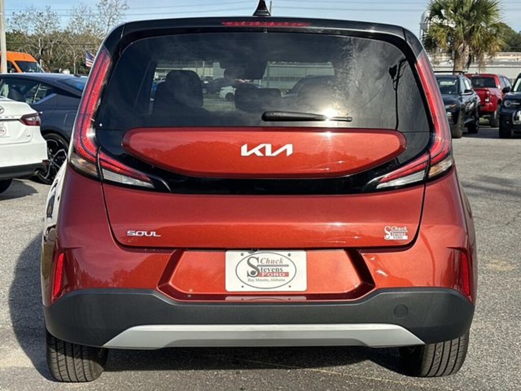 Used 2023 Kia Soul LX Hatchback