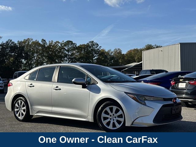 2023 Toyota Corolla LE's photo