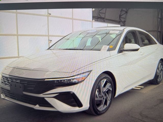 2025 Hyundai Elantra SEL's photo