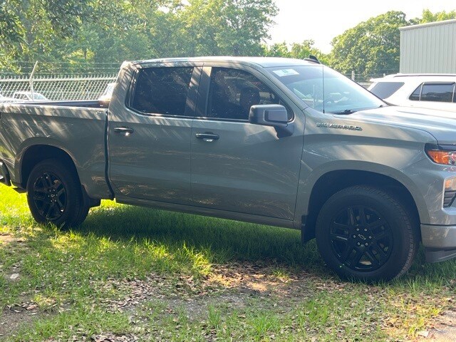 2024 Chevrolet Silverado 1500 Custom photo 2