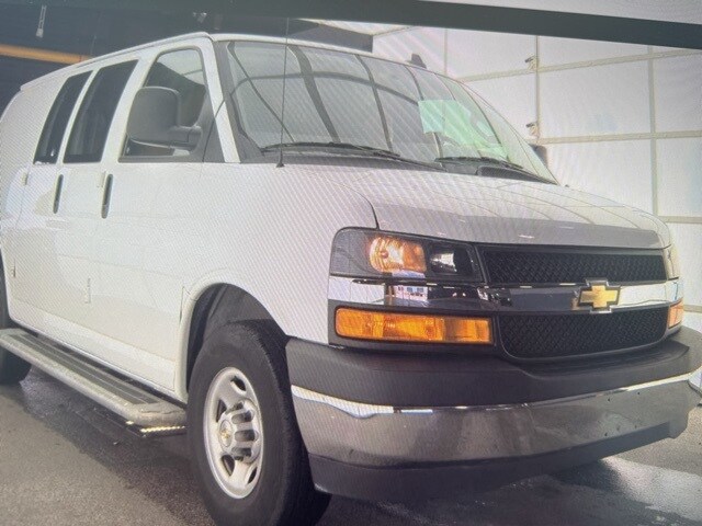 2023 Chevrolet Express 2500 Cargo photo 4