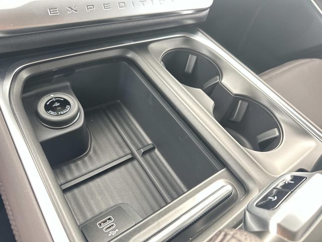 2026 Ford Expedition Platinum - Photo 41
