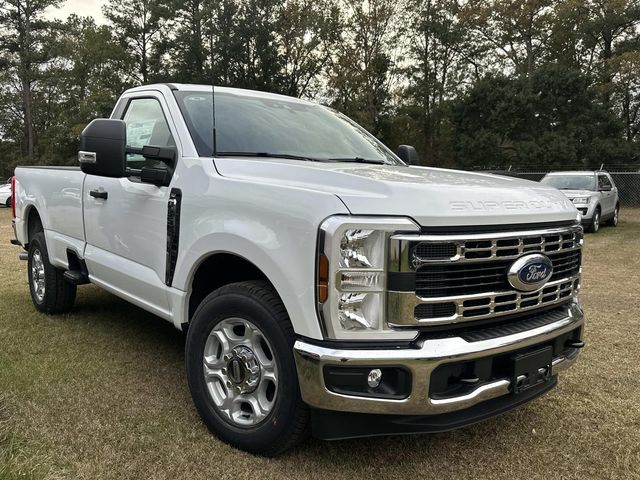 2026 Ford F-350 Super Duty XLT's photo