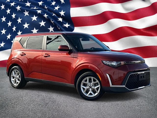 2023 Kia Soul LX's photo