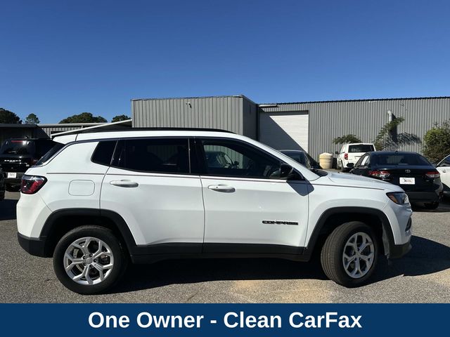 2024 Jeep Compass Latitude photo 3