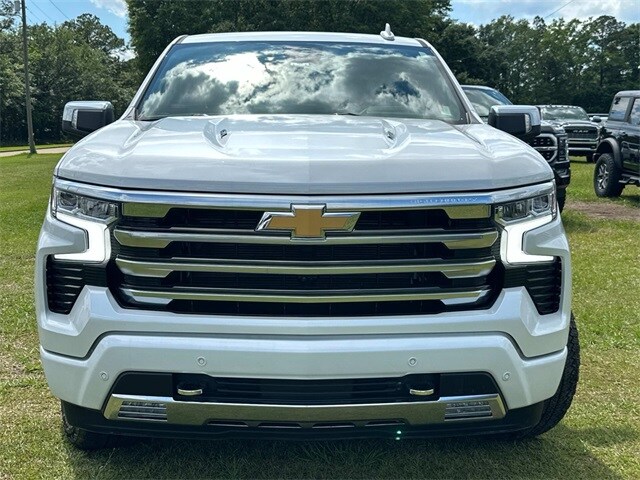 2024 Chevrolet Silverado 1500 High Country photo 2