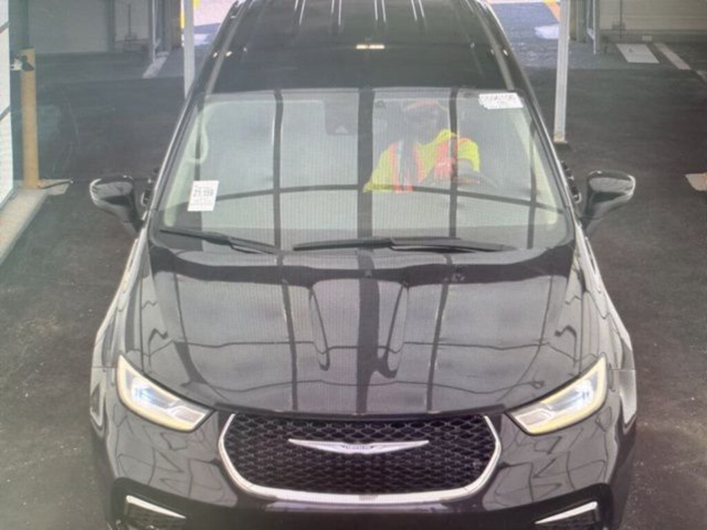 Used 2023 Chrysler Pacifica Touring L Minivan/Van