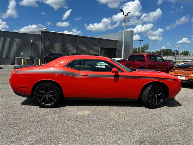 2023 Dodge Challenger SXT photo 4
