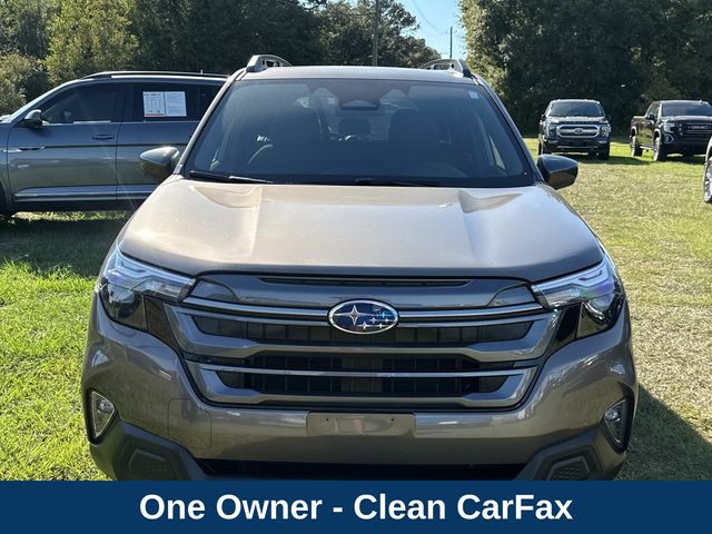 2025 Subaru Forester Premium photo 3