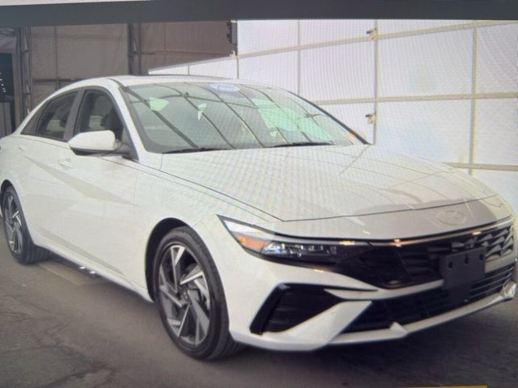 Used 2025 Hyundai Elantra SEL Convenience Sedan