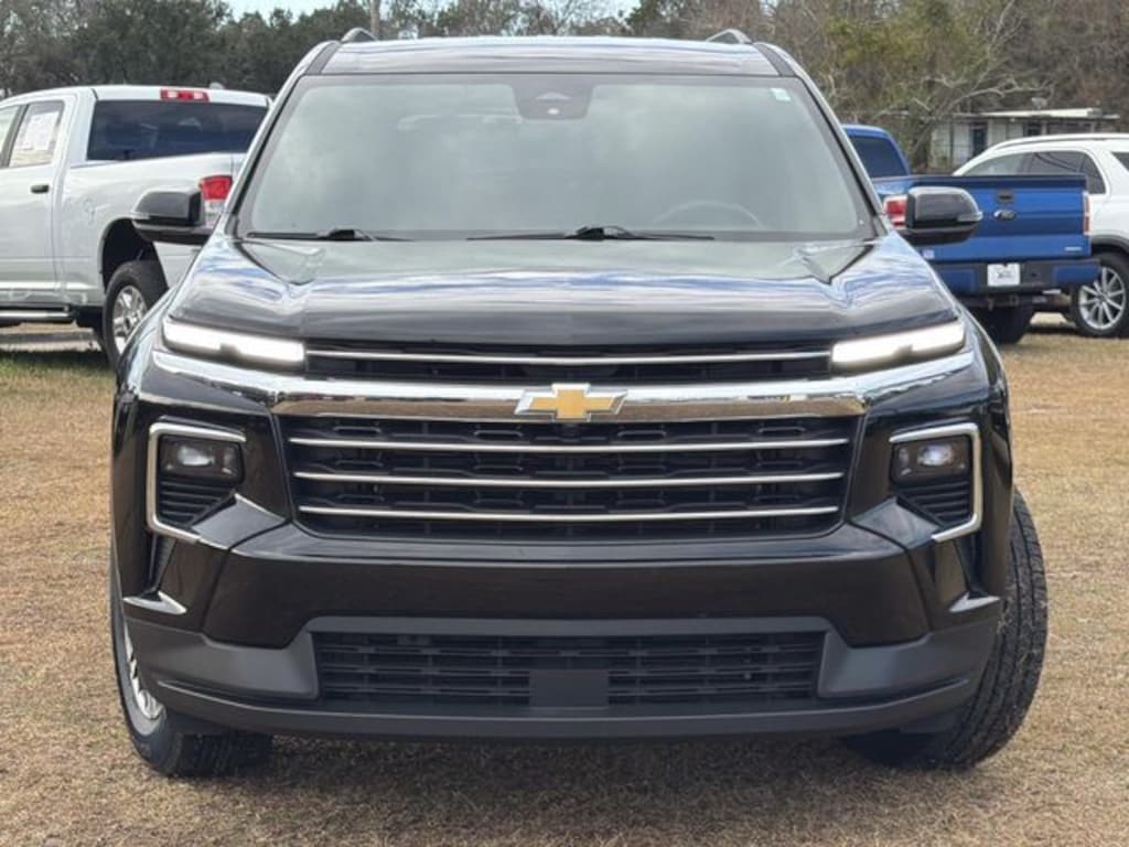 Used 2025 Chevrolet Traverse LT SUV