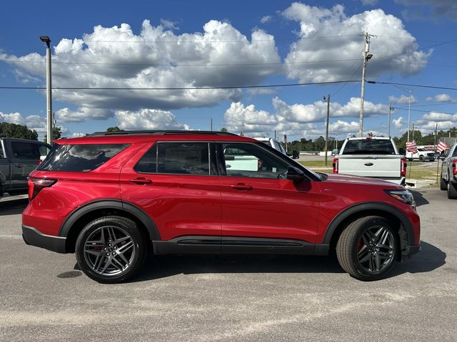 2025 Ford Explorer ST-Line photo 4