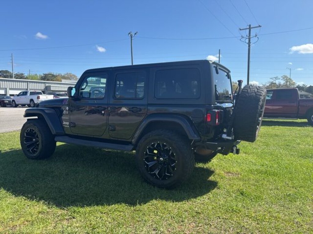 Used 2019 Jeep Wrangler Unlimited Sahara SUV