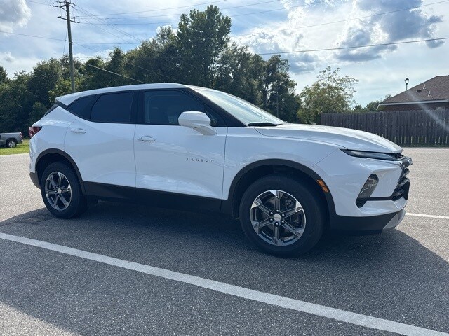 2024 Chevrolet Blazer 2LT photo 3