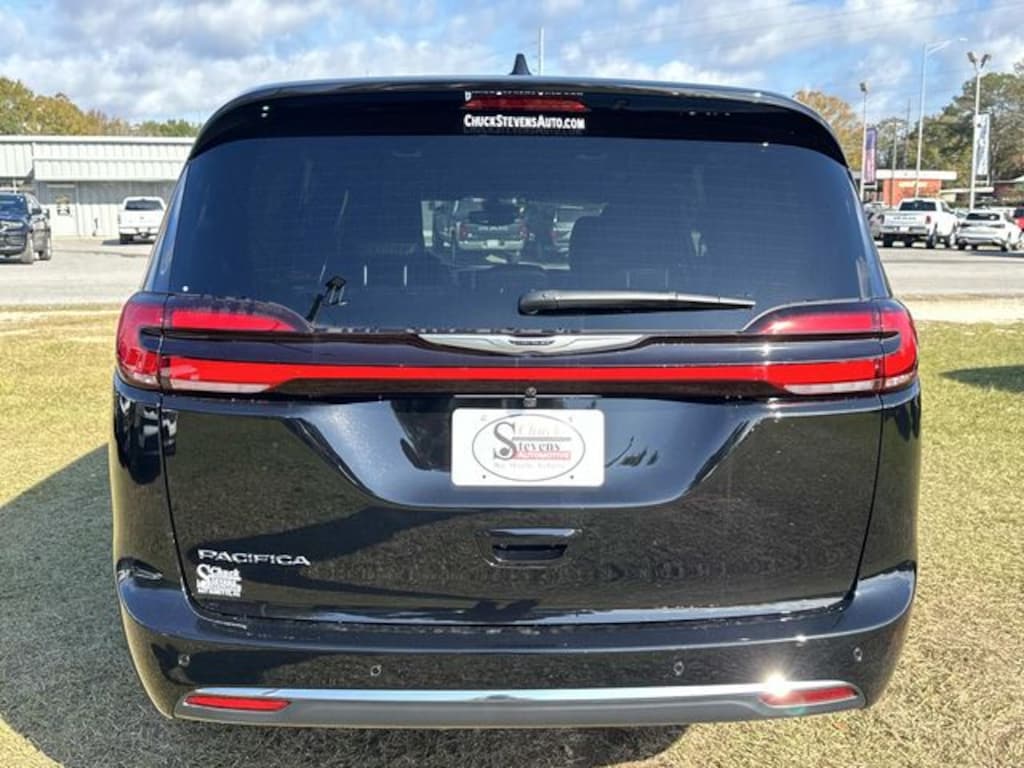 New 2026 Chrysler Pacifica Select Passenger Van