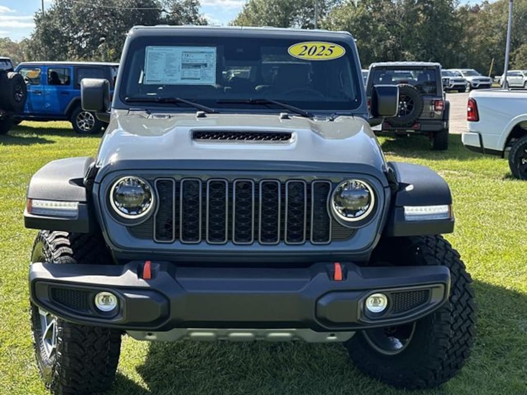 New 2025 Jeep Gladiator Mojave Pickup