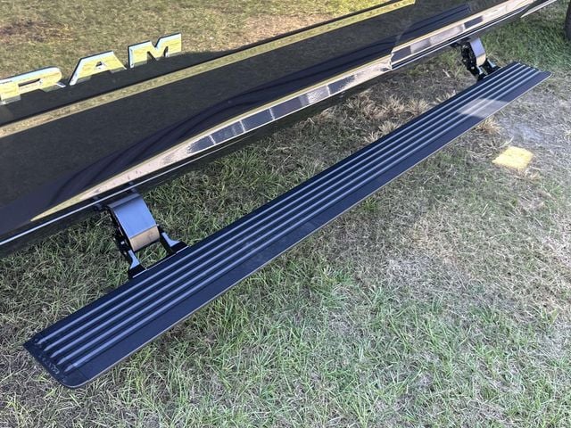 2026 RAM 3500 Laramie - Photo 35