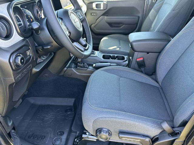 2026 Jeep Wrangler 4-Door Willys - Photo 19