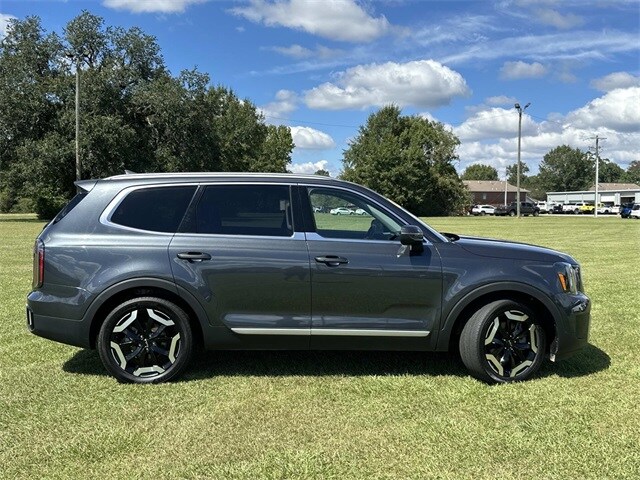 2023 Kia Telluride EX photo 2