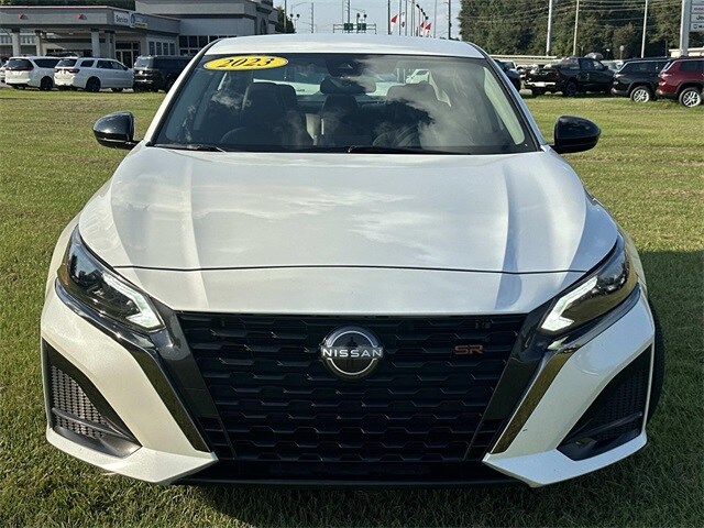 2023 Nissan Altima 2.5 SR photo 2