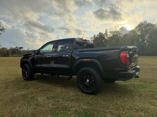 2024 Gmc Canyon Denali photo 2