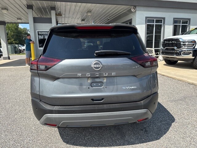 2023 Nissan Rogue SV photo 4