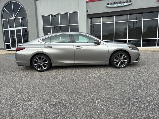 2020 Lexus ES 350 F SPORT photo 4