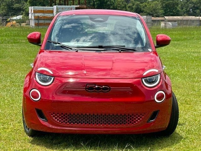 2024 Fiat 500e photo 2