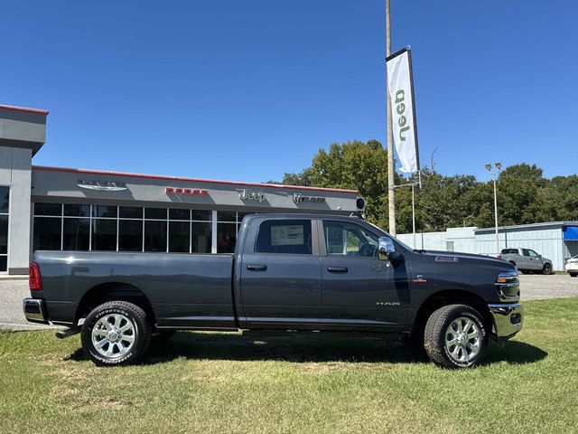 2026 RAM 3500 Laramie - Photo 8