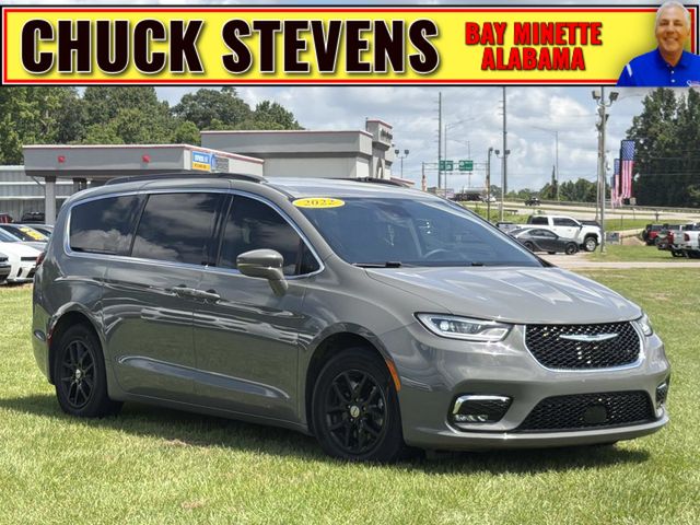 2022 Chrysler Pacifica Touring L's photo