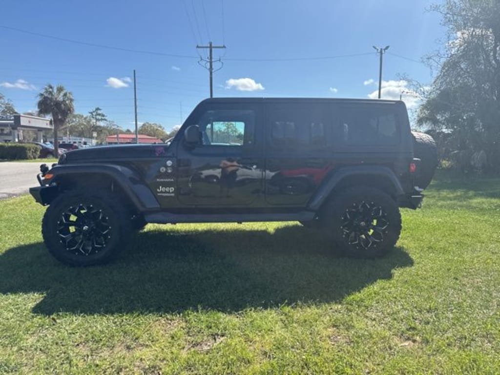 Used 2019 Jeep Wrangler Unlimited Sahara SUV