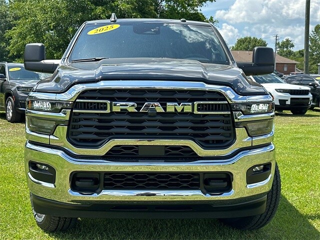 2025 Ram 2500 Tradesman photo 2