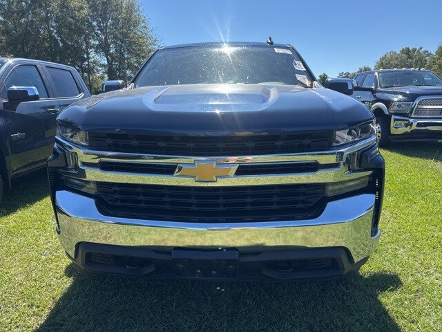2022 Chevrolet Silverado 1500 LT photo 2