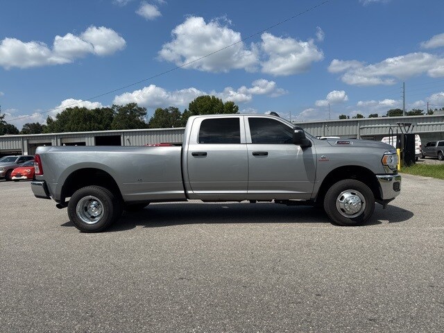 2023 Ram 3500 Tradesman photo 4