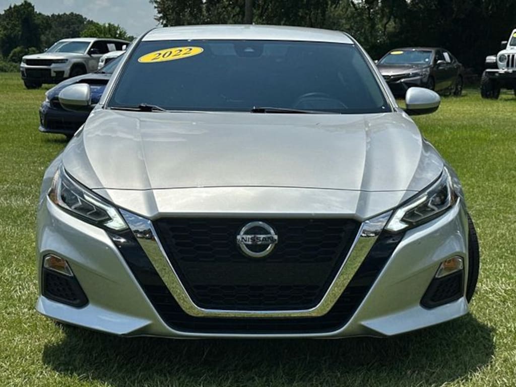 Used 2022 Nissan Altima 2.5 SV Sedan