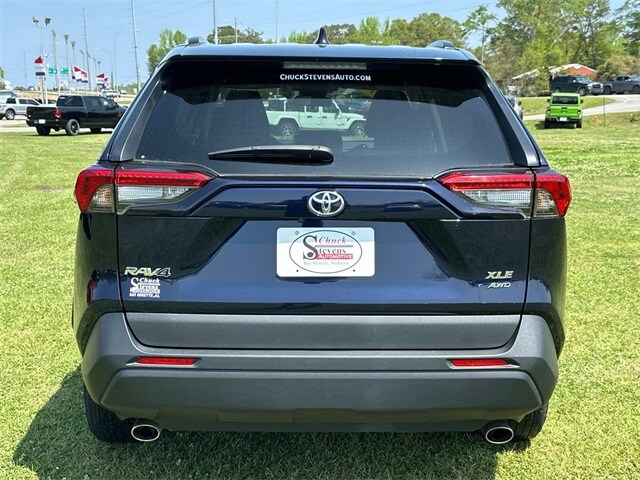 2023 Toyota RAV4 XLE photo 3