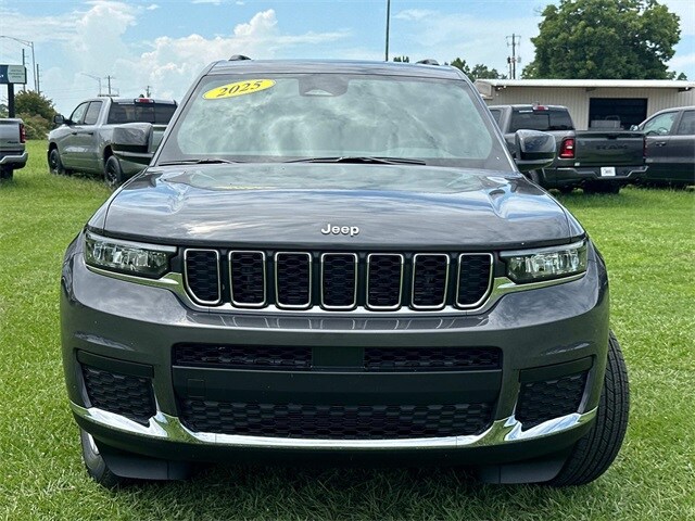 2025 Jeep Grand Cherokee L photo 2