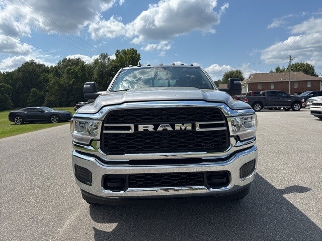 2023 Ram 3500 Tradesman photo 2